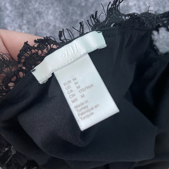 H&M lace velvet cami top! - Picture 2 of 3